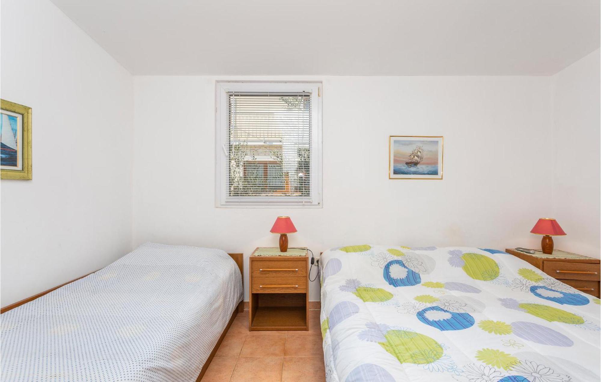 1 Bedroom Beautiful Apartment In Linardići 외부 사진