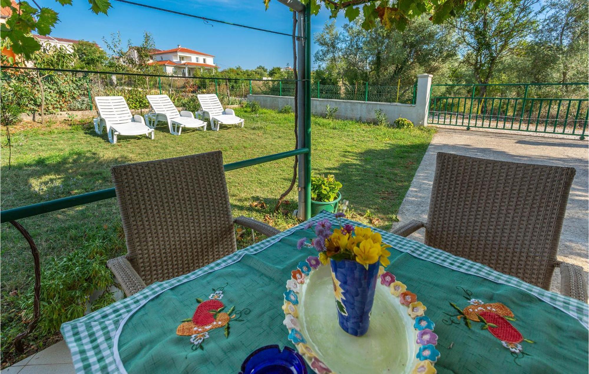 1 Bedroom Beautiful Apartment In Linardići 외부 사진