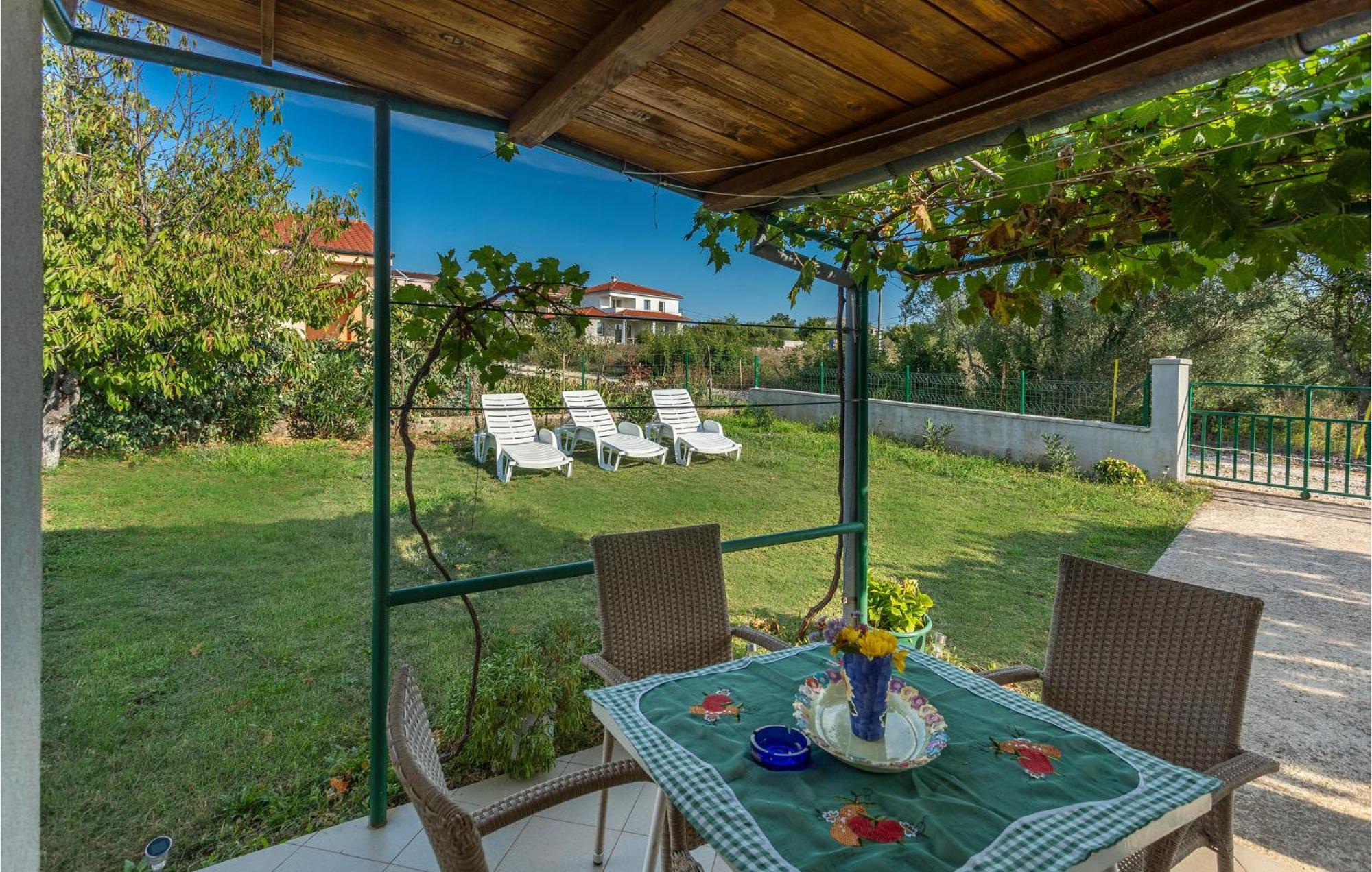 1 Bedroom Beautiful Apartment In Linardići 외부 사진