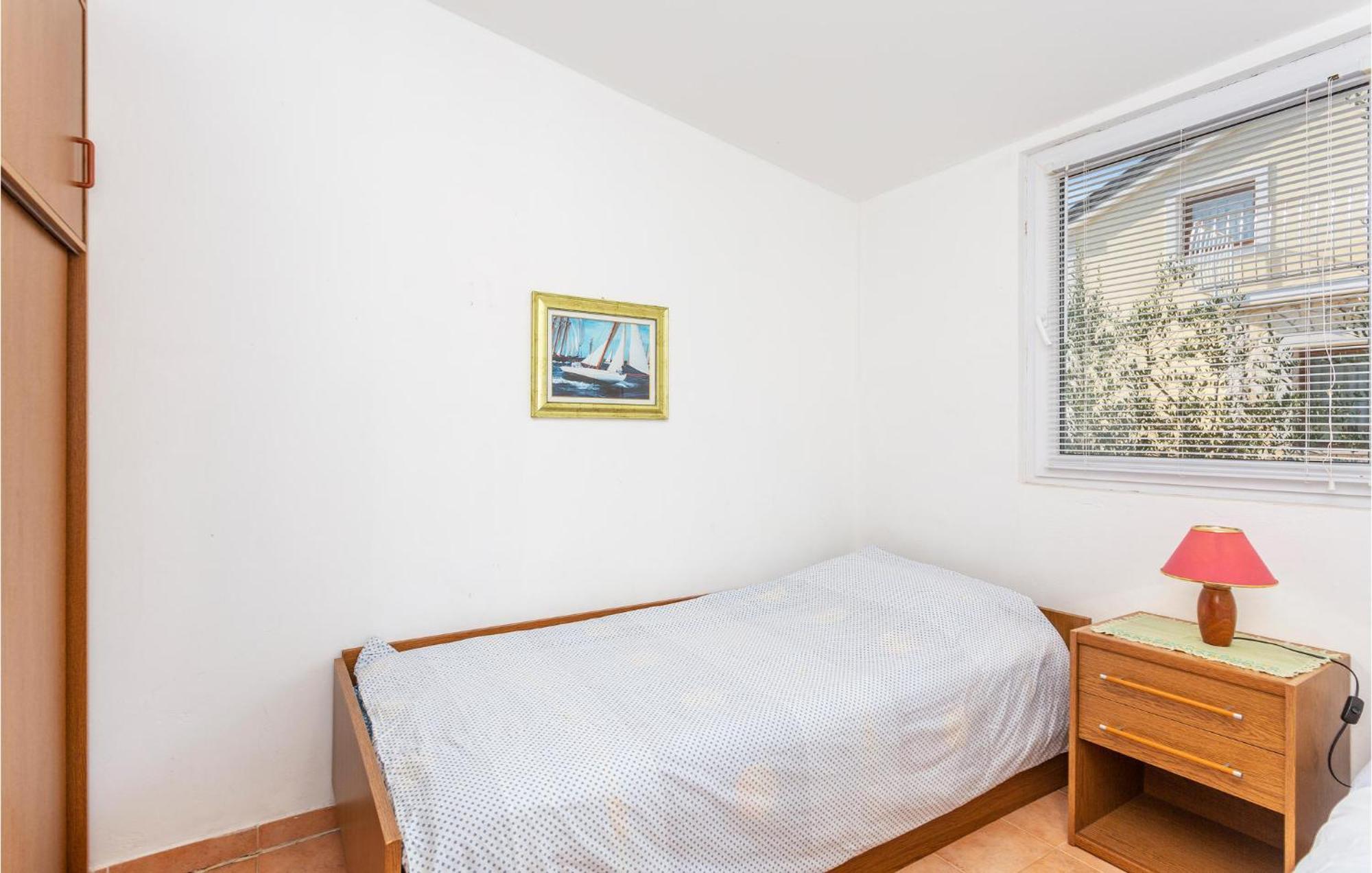 1 Bedroom Beautiful Apartment In Linardići 외부 사진